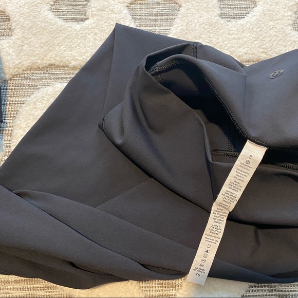 Lululemon Like new Size 8 Mesh back full length leggings - Picture 3 of 3